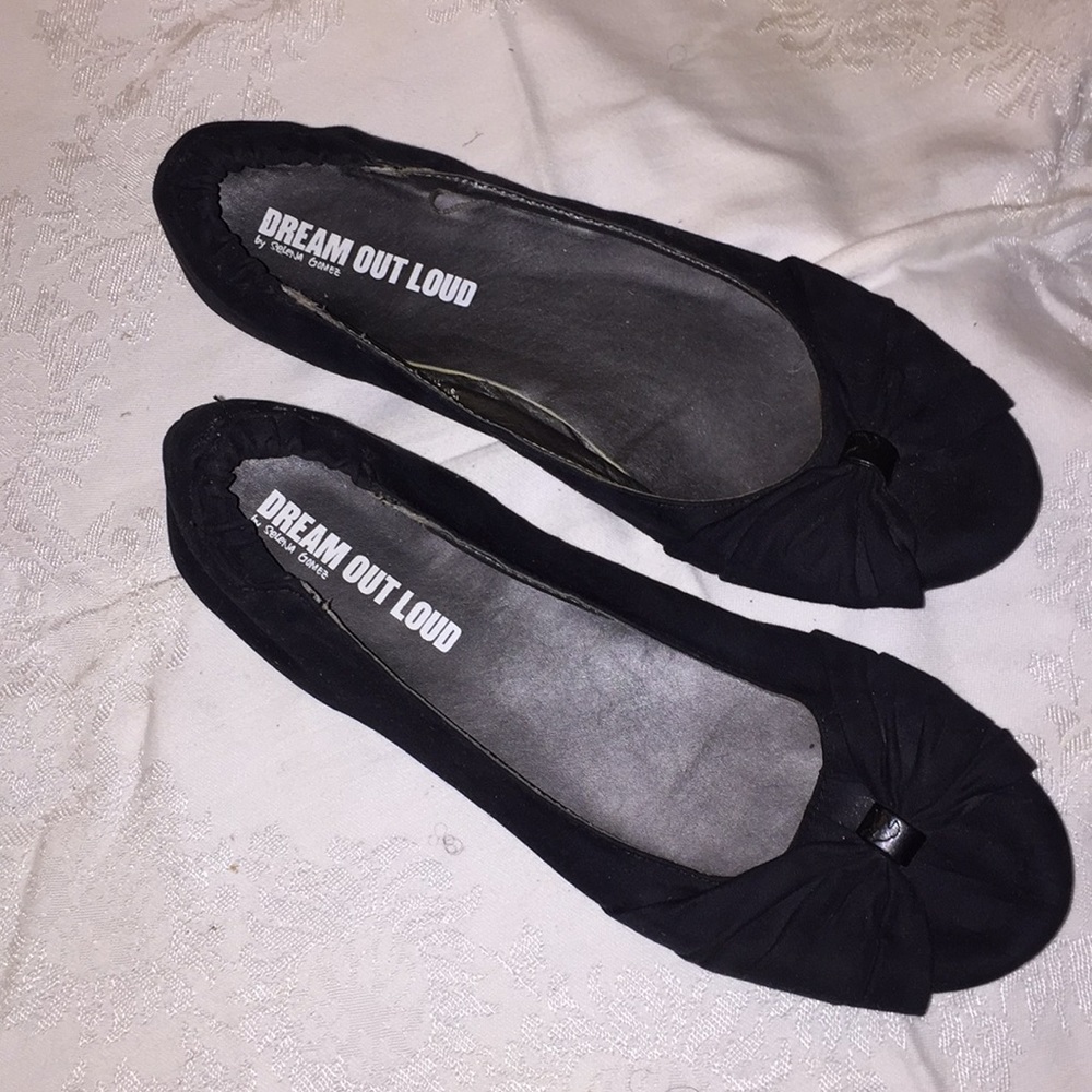 Dream Out Loud black flats. Super cute!